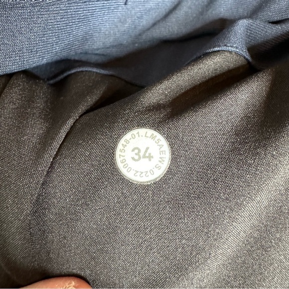 Lululemon Commission Classic-Fit Pant 30" *Warpstreme
True Navy Size 34 - Picture 8 of 8